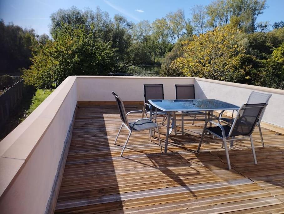 Agreable Maison Avec Parking Gratuit Appartement Amiens Buitenkant foto