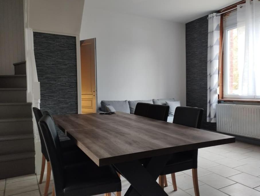 Agreable Maison Avec Parking Gratuit Appartement Amiens Buitenkant foto